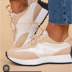 Women's Beige and White Sneakers,size 8